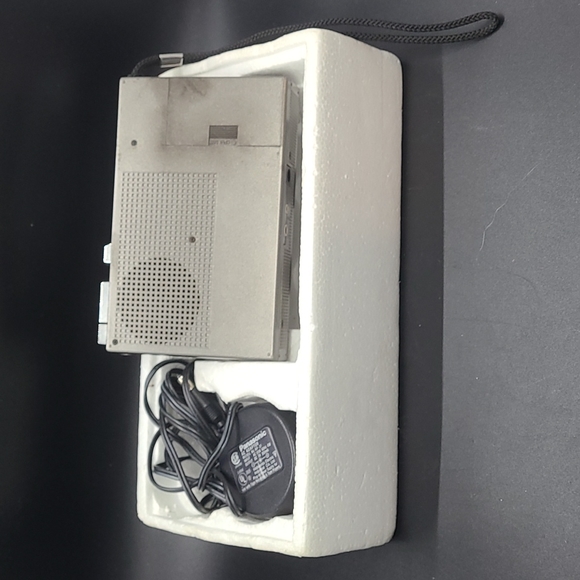 NIB Vintage Panasonic Mini Cassette Recorder RQ-355A - Picture 6 of 12